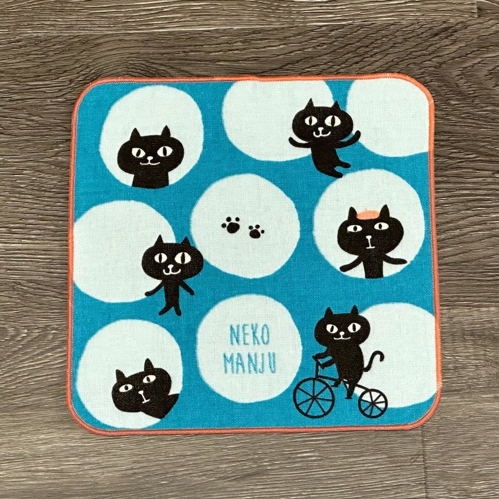 [SOLD] Kitten Cat in Circle Japanese Handkerchief ❘ Hand Towel ❘ Face Towel